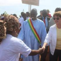 Welcoming Ambassador Mary Beth Leonard to Ouelessebougou.